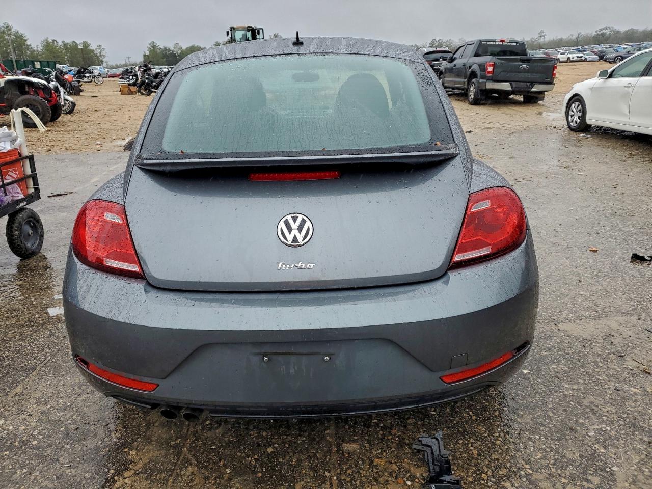 2019 Volkswagen Beetle S VIN: 3VWFD7AT3KM706621 Lot: 95909605