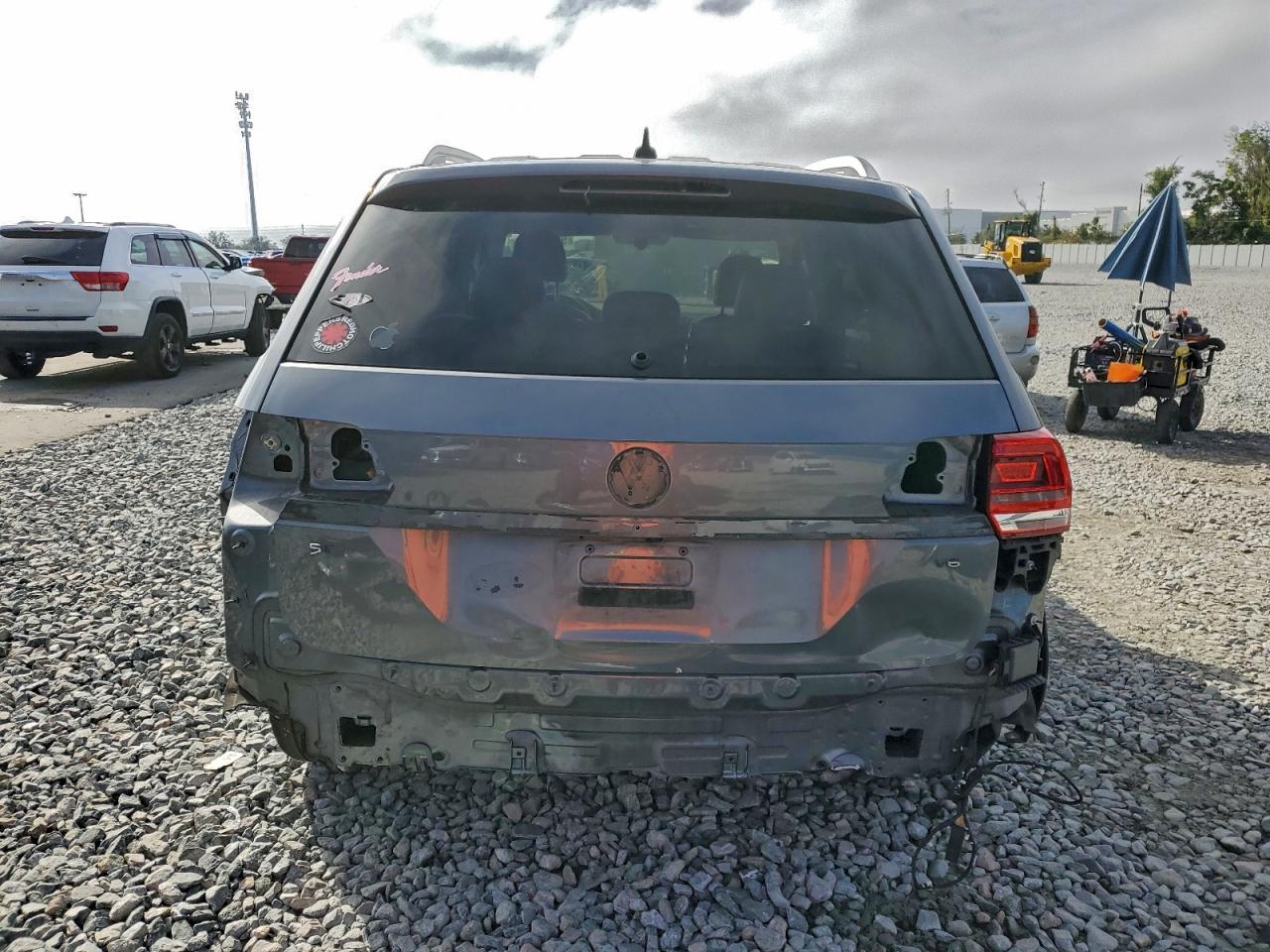 2018 Volkswagen Atlas Se VIN: 1V2CR2CA1JC571871 Lot: 96149725