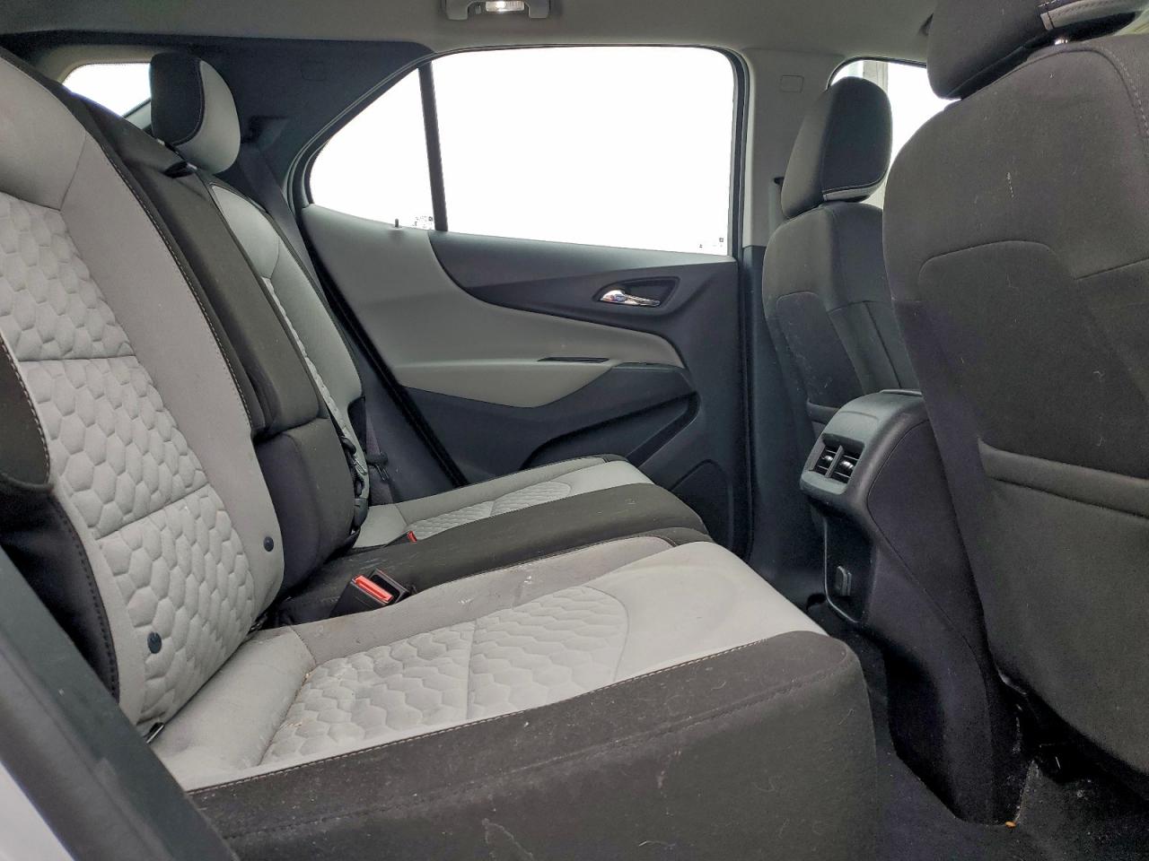 2018 Chevrolet Equinox Ls VIN: 2GNAXHEV7J6207830 Lot: 95476095