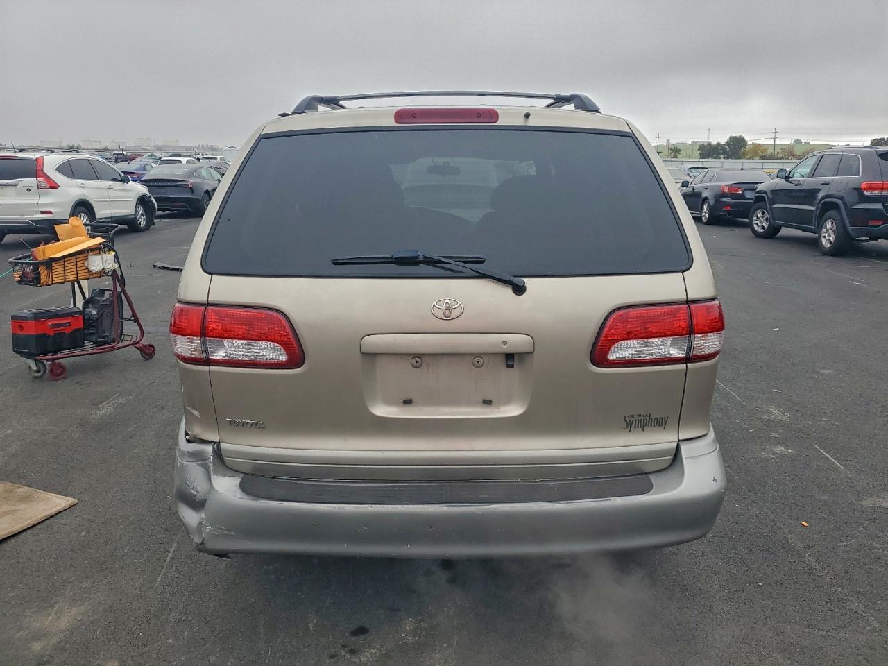 2002 Toyota Sienna Le VIN: 4T3ZF13C22U463984 Lot: 95475455