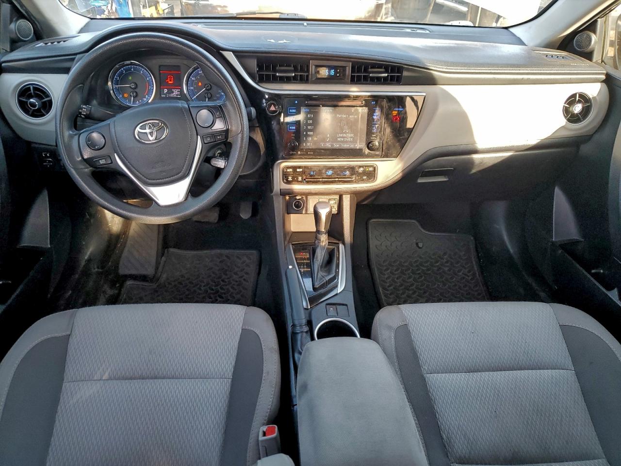 2018 Toyota Corolla L VIN: 2T1BURHE3JC036497 Lot: 95823885