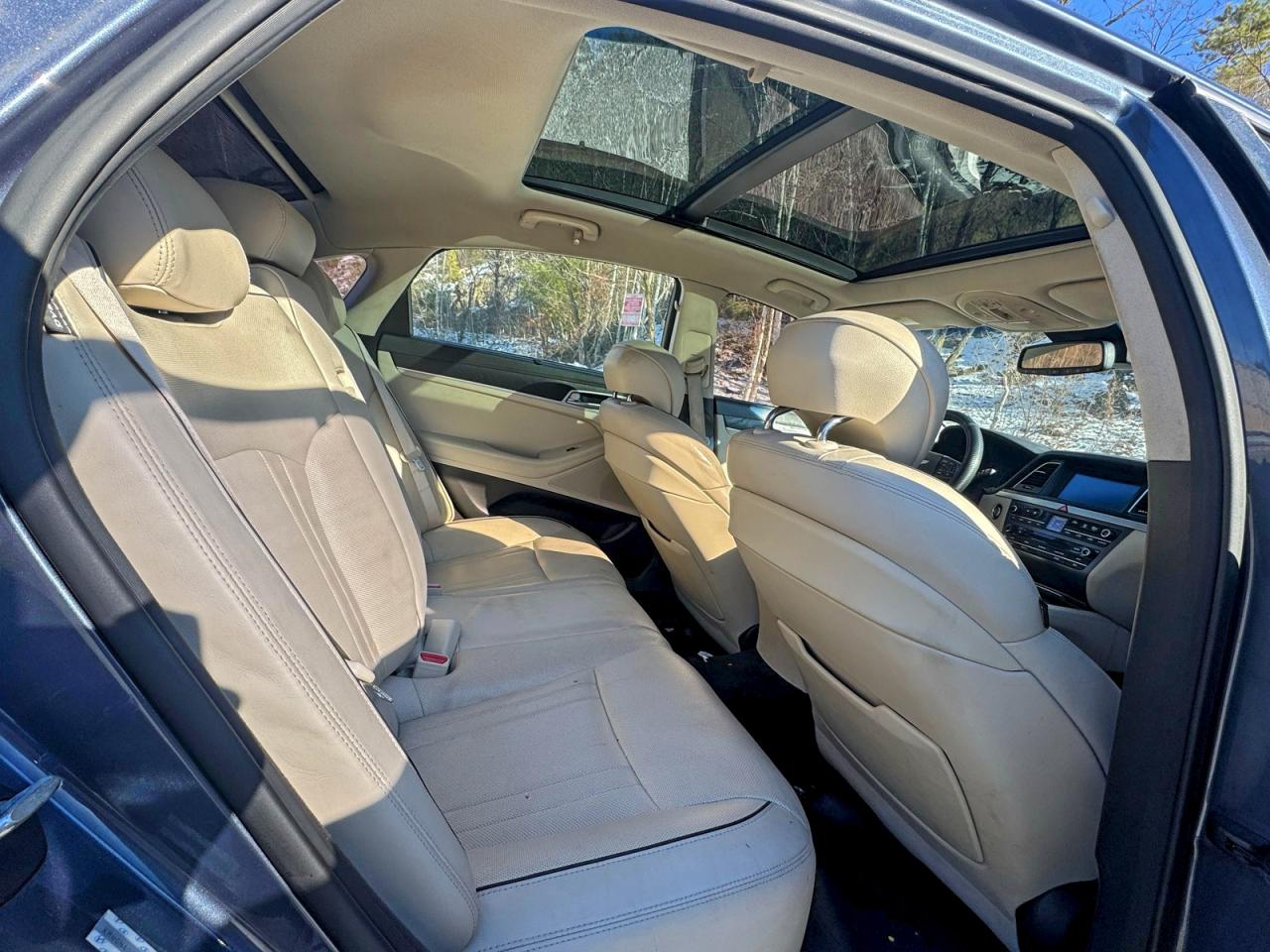 2015 Hyundai Genesis 5.0L VIN: KMHGN4JF6FU062056 Lot: 97823065