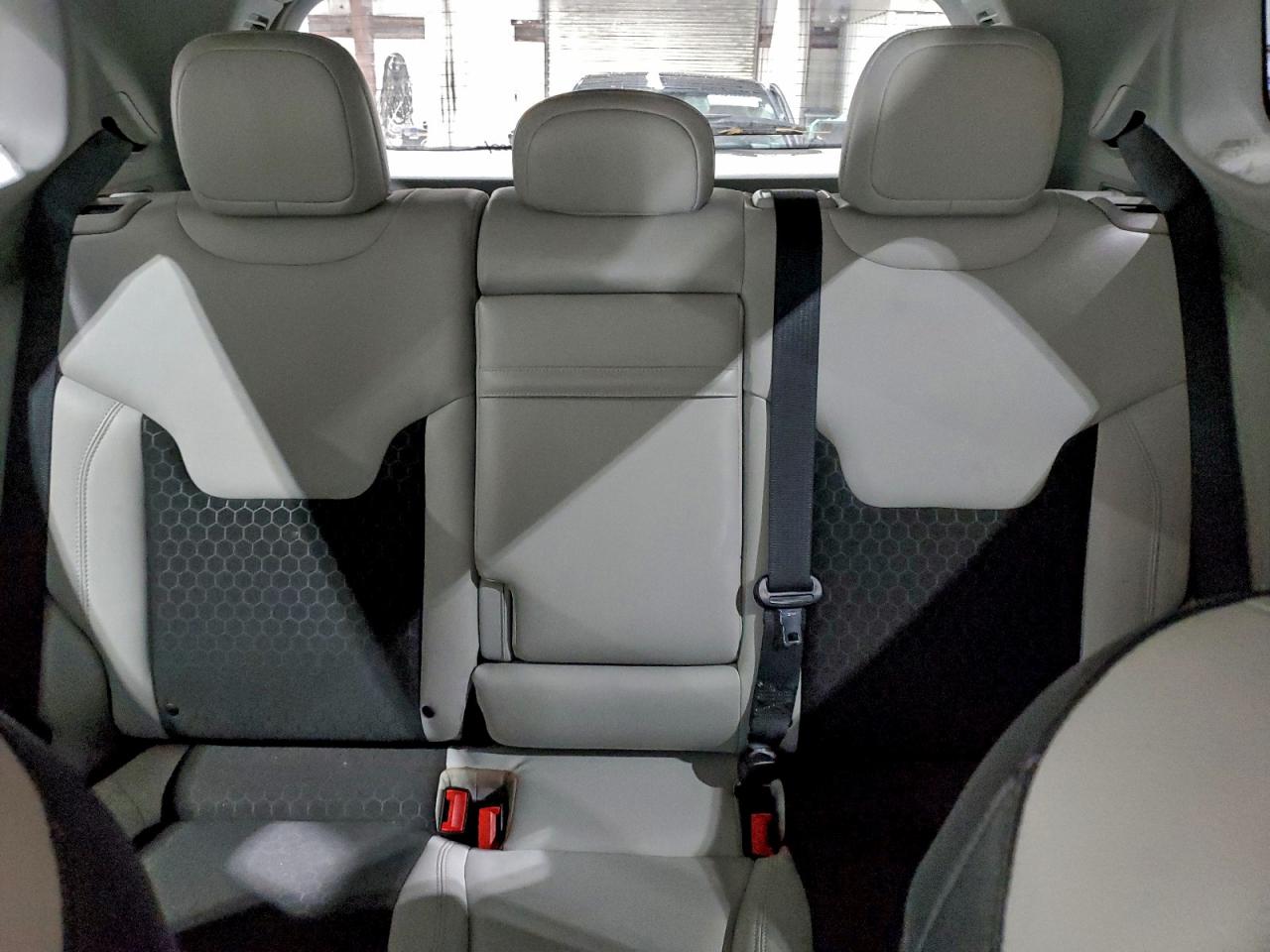 2018 Jeep Compass Latitude VIN: 3C4NJDBBXJT156477 Lot: 94721855