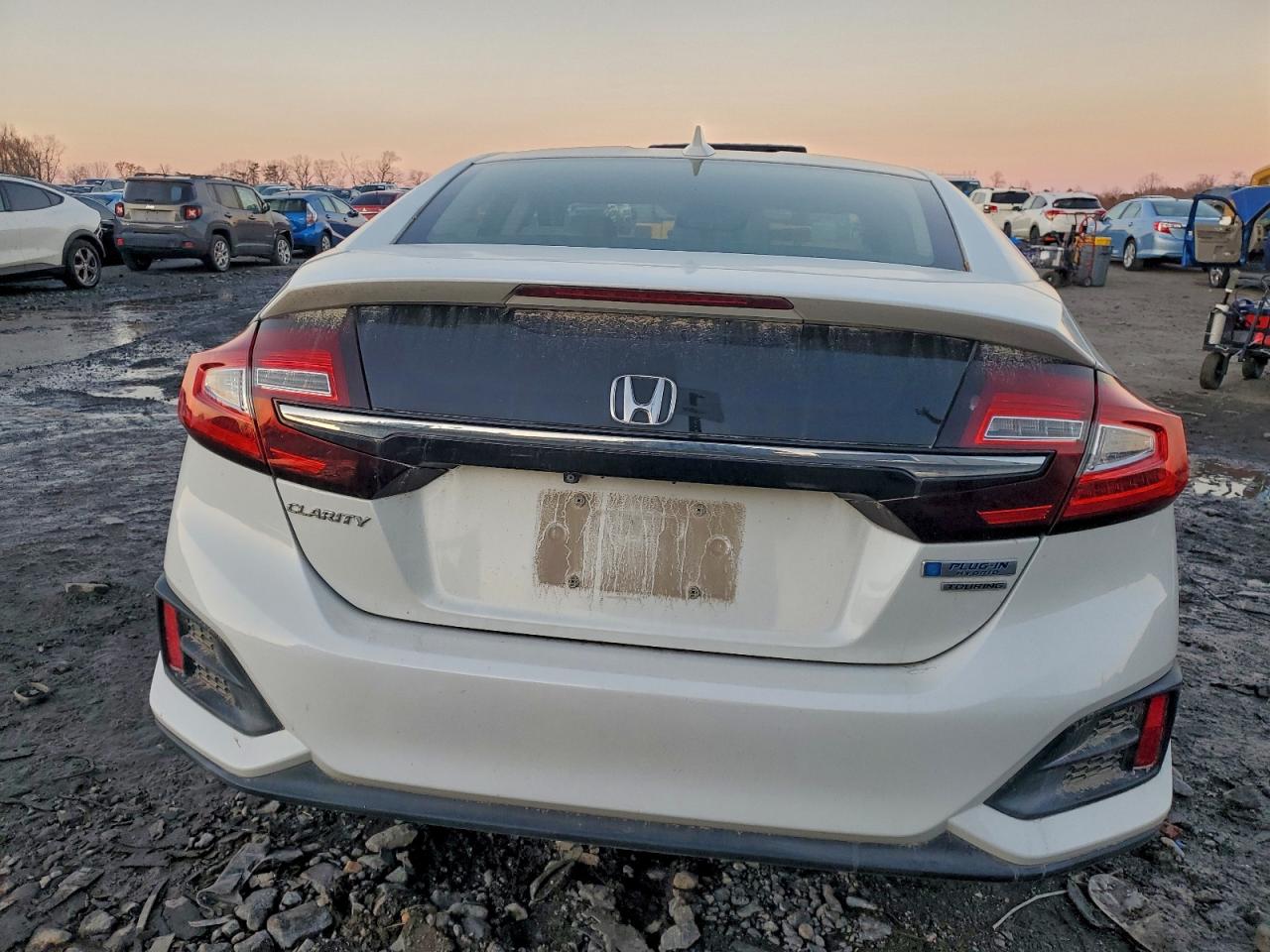 2018 Honda Clarity Touring VIN: JHMZC5F38JC002333 Lot: 94794965