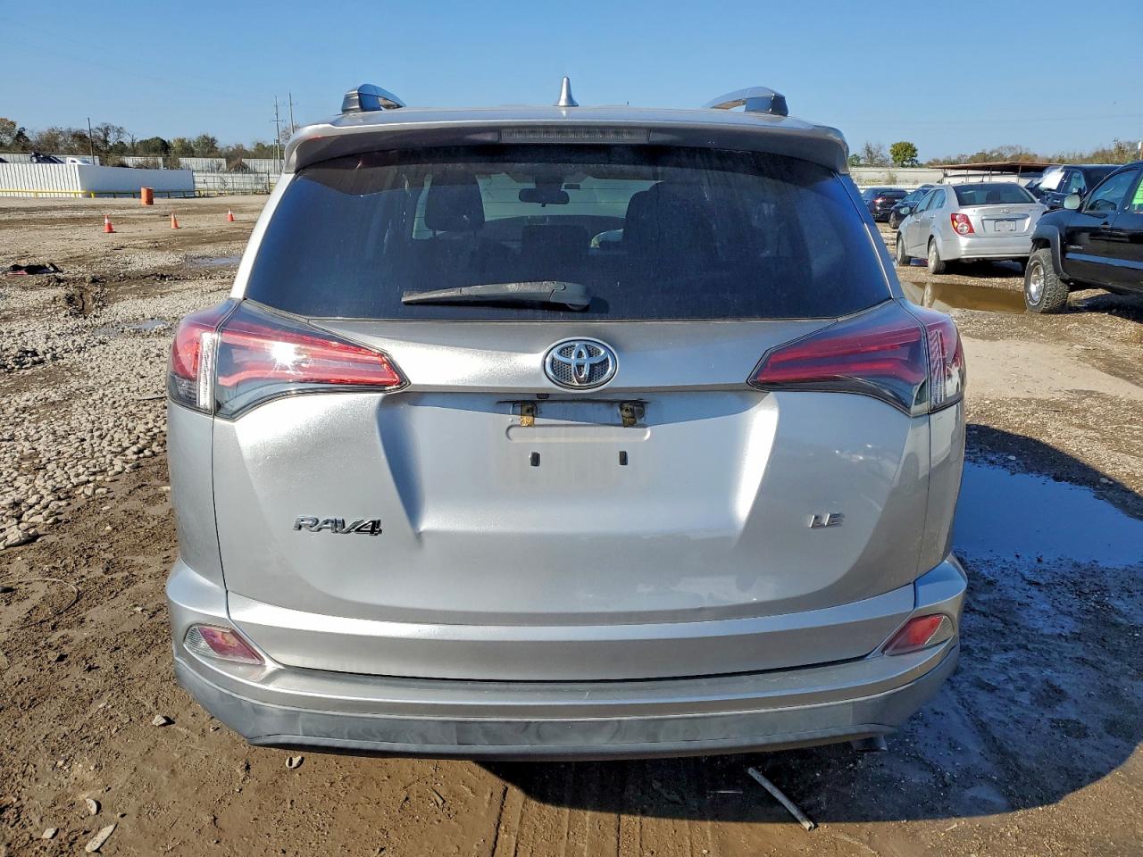 2018 Toyota Rav4 Le VIN: 2T3ZFREV3JW438877 Lot: 94964525