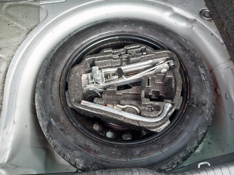 2002 VOLKSWAGEN GOLF 