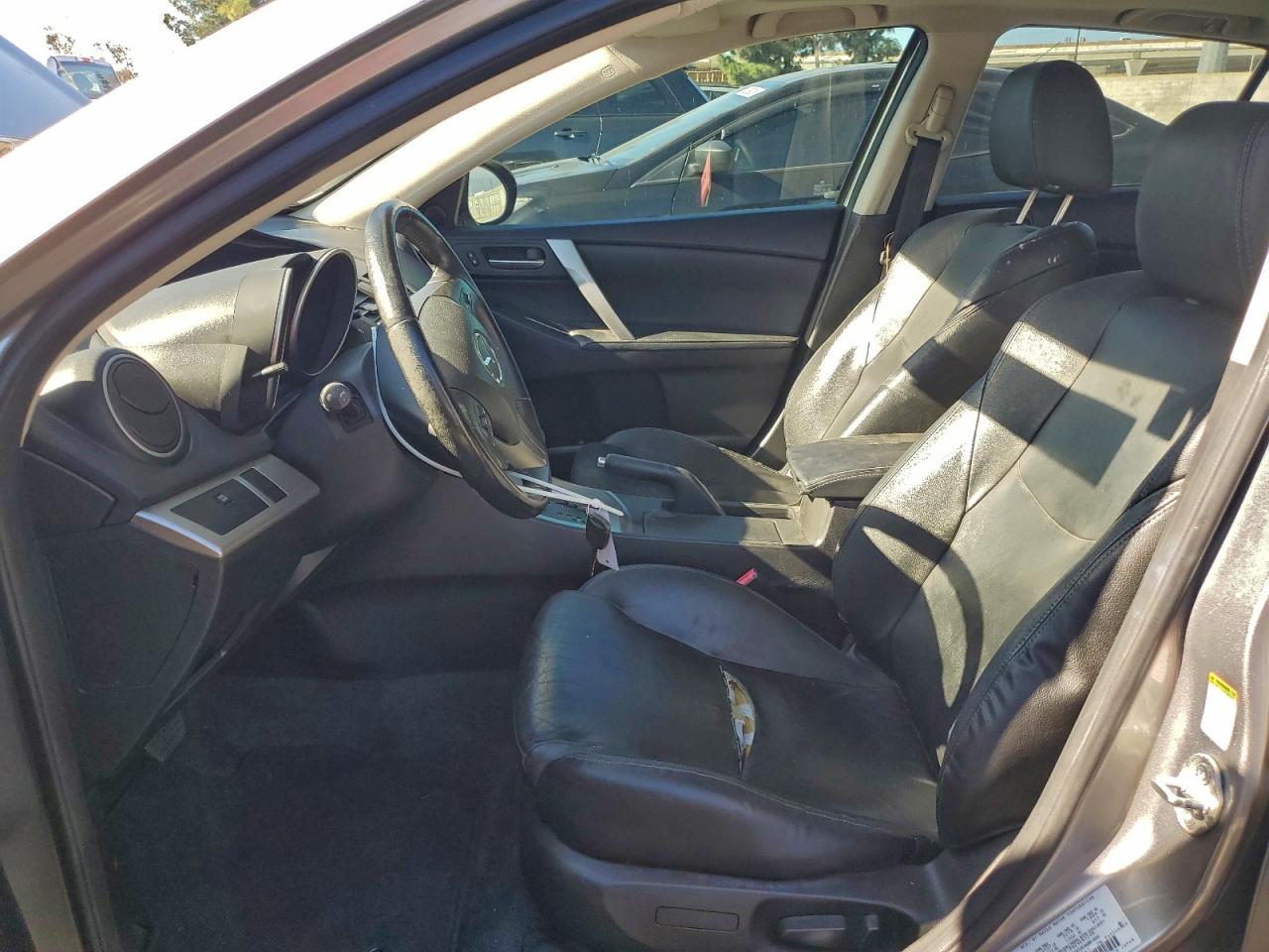 2011 Mazda 3 S VIN: JM1BL1M66B1368541 Lot: 94740085