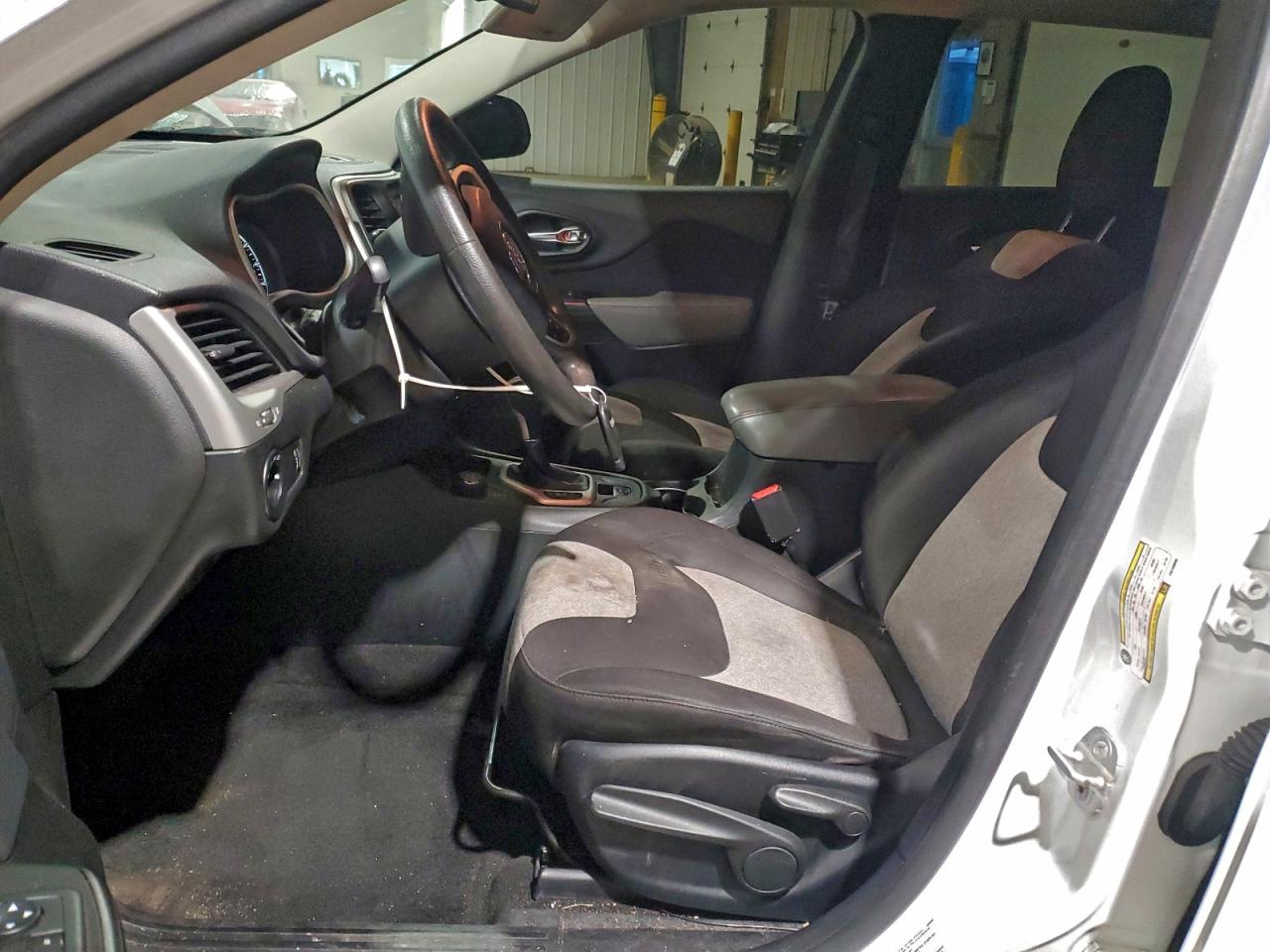 2014 Jeep Cherokee Sport VIN: 1C4PJMAB6EW146040 Lot: 96954755