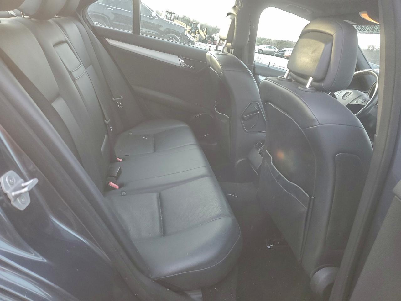 2011 Mercedes-Benz C 300 VIN: WDDGF5EB8BA418880 Lot: 87456585