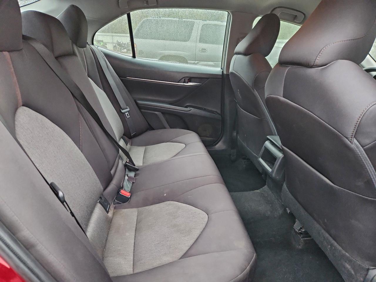 2018 Toyota Camry L VIN: 4T1B11HK1JU672284 Lot: 93997705