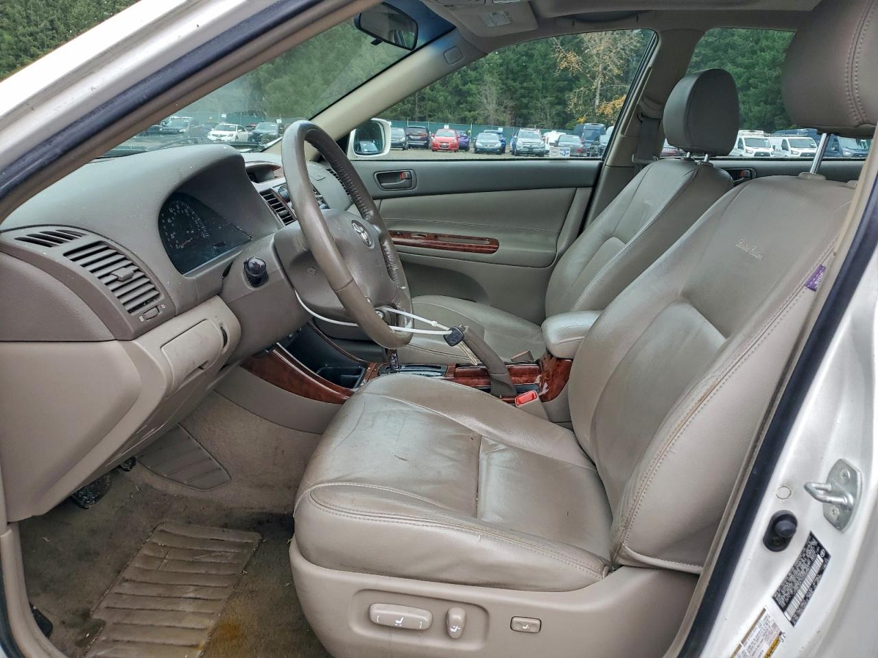 2004 Toyota Camry Le VIN: JTDBE30K740262861 Lot: 94956075