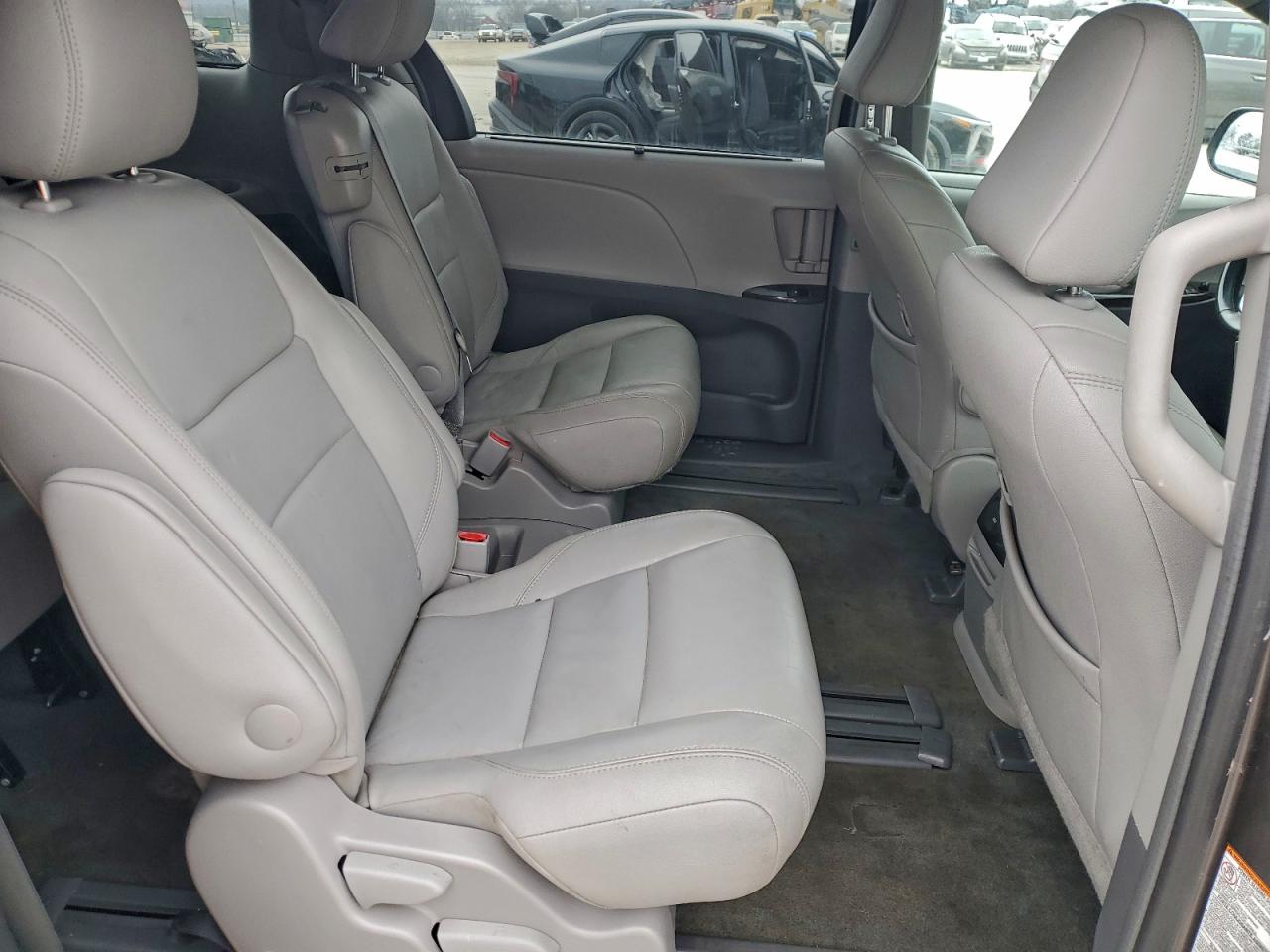 2017 Toyota Sienna Xle VIN: 5TDYZ3DC2HS787380 Lot: 95208605