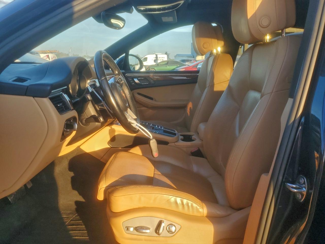 2017 Porsche Macan S VIN: WP1AB2A57HLB15224 Lot: 92437215