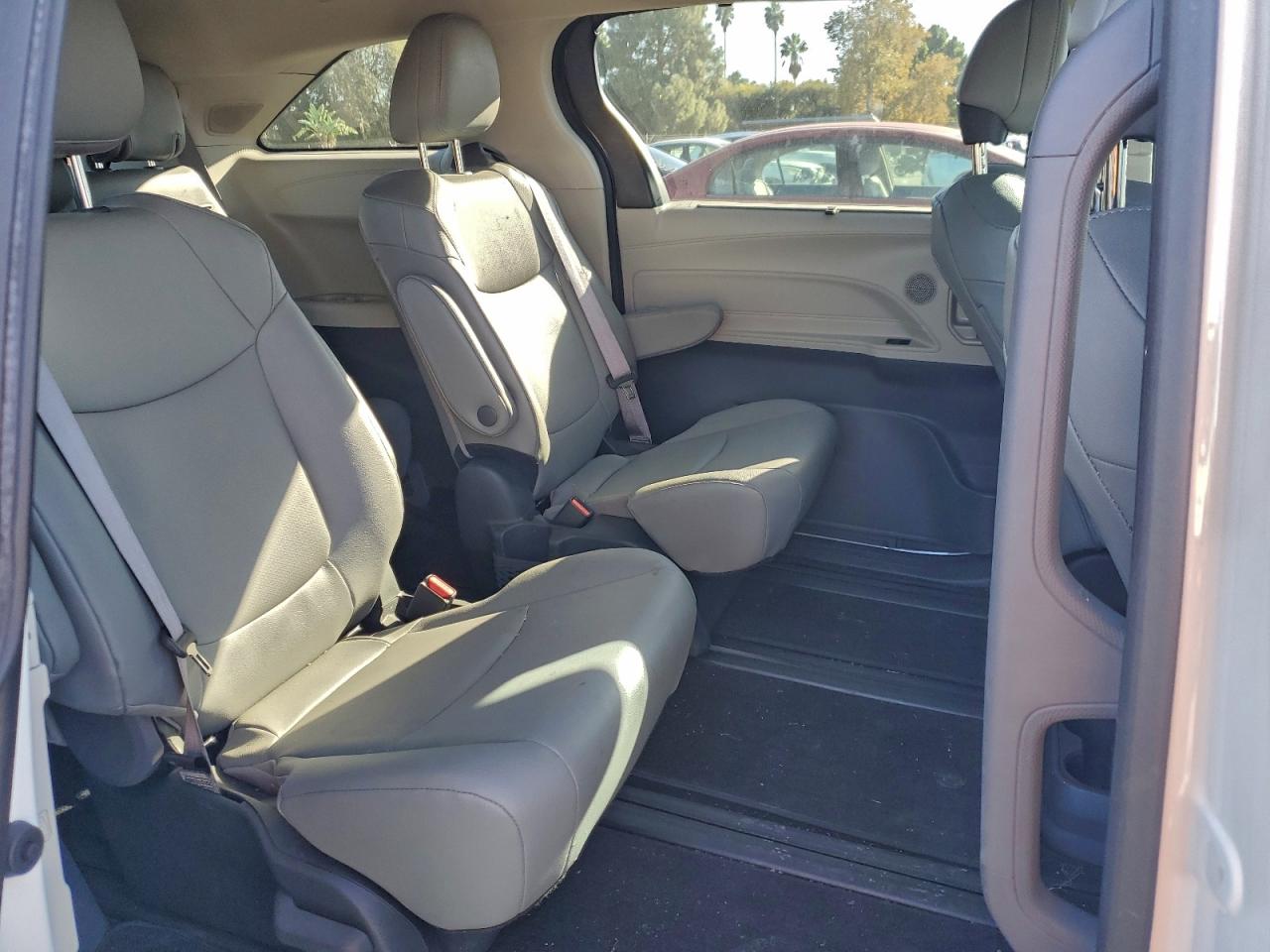 2023 Toyota Sienna Xle VIN: 5TDJRKEC4PS148166 Lot: 93880225