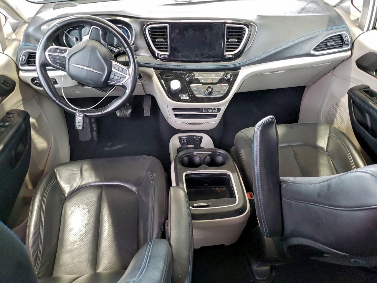 2021 Chrysler Pacifica Hybrid Touring L VIN: 2C4RC1L71MR585924 Lot: 94079285