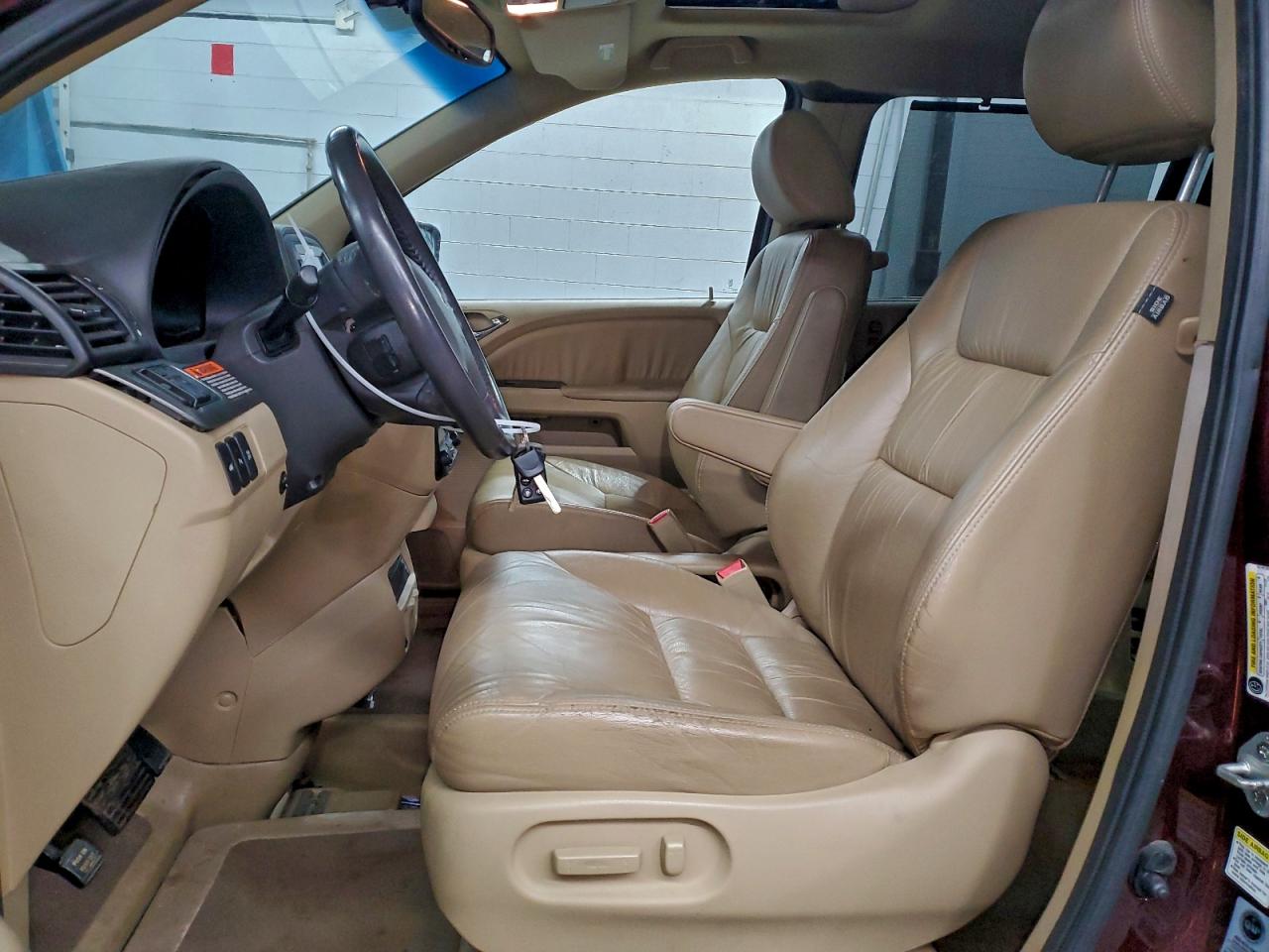 2010 Honda Odyssey Touring VIN: 5FNRL3H90AB063475 Lot: 96332865