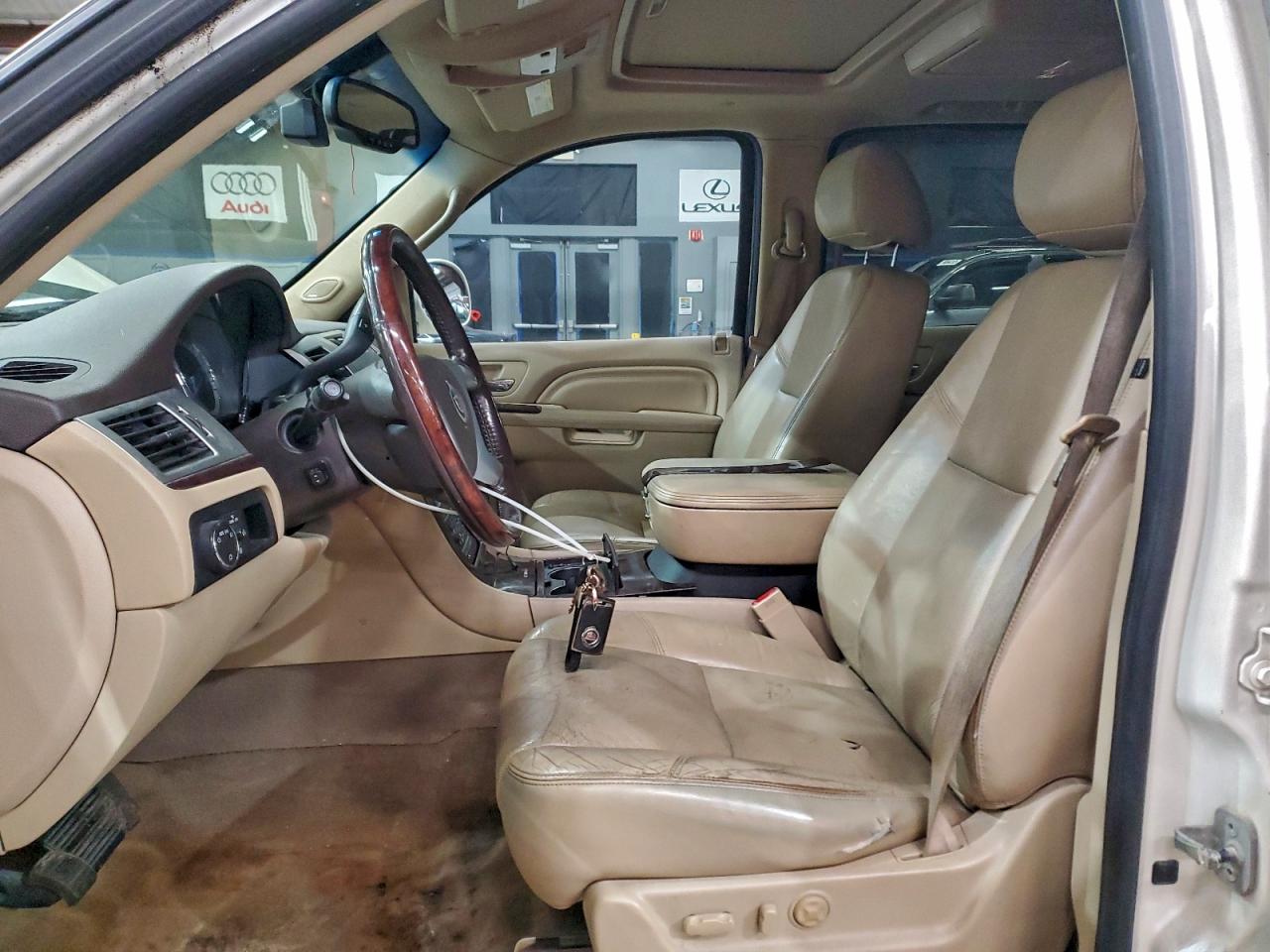 2011 Cadillac Escalade Esv Luxury VIN: 1GYS4HEF1BR217753 Lot: 96511625