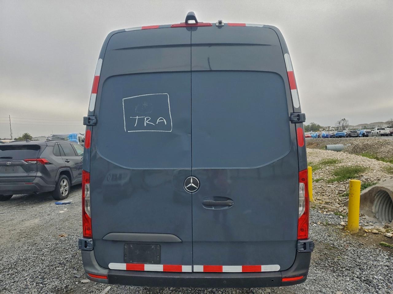 2019 Mercedes Benz Sprinter 2500 Delivery Van VIN: WD4PF1CDXKP121815 Lot: 96390075