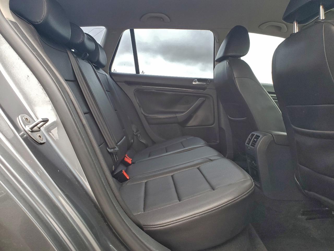 2011 Volkswagen Jetta Tdi VIN: 3VWPL7AJ8BM643876 Lot: 95842585