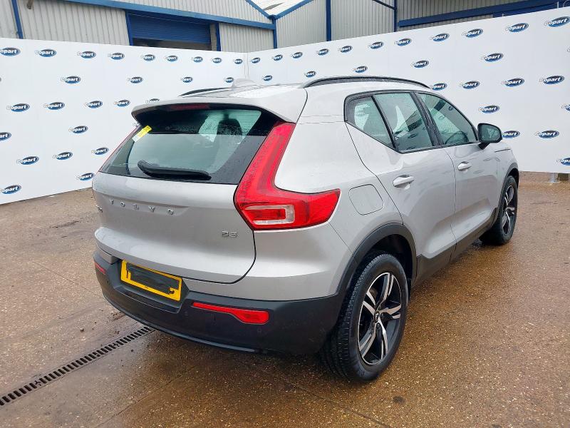 2022 VOLVO XC40 2.0 B3P PLUS DARK 5DR AUTO