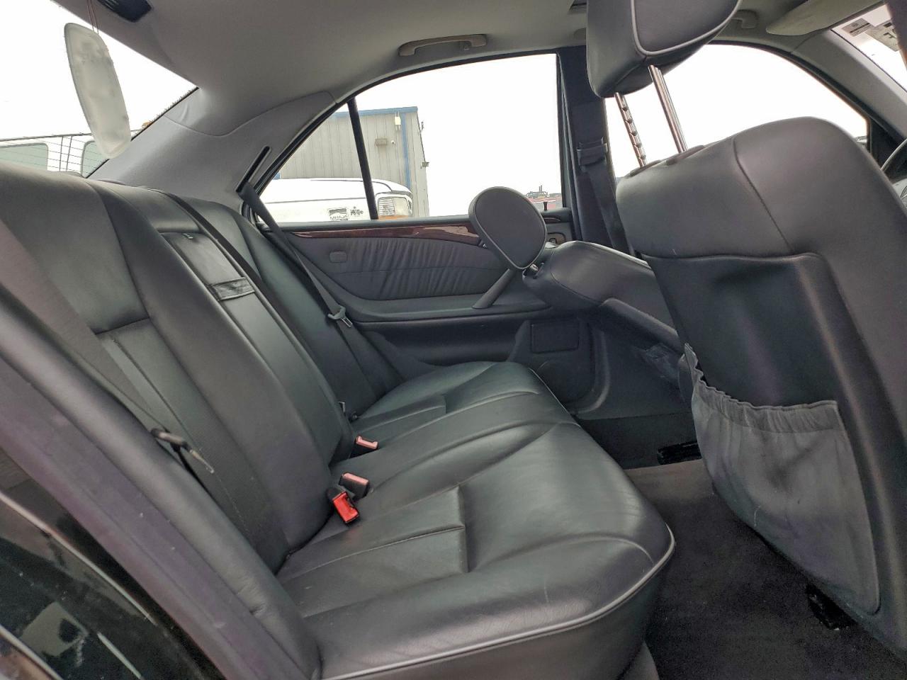 2000 Mercedes-Benz E 320 VIN: WDBJF65J6YB142049 Lot: 95885025