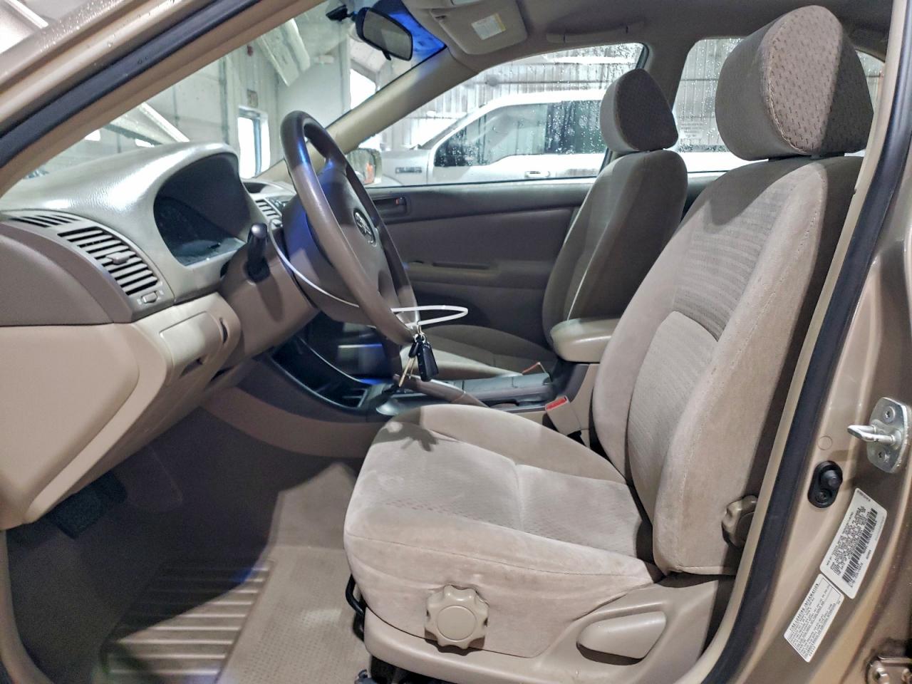 2002 Toyota Camry Le VIN: 4T1BE32K62U584454 Lot: 95390595