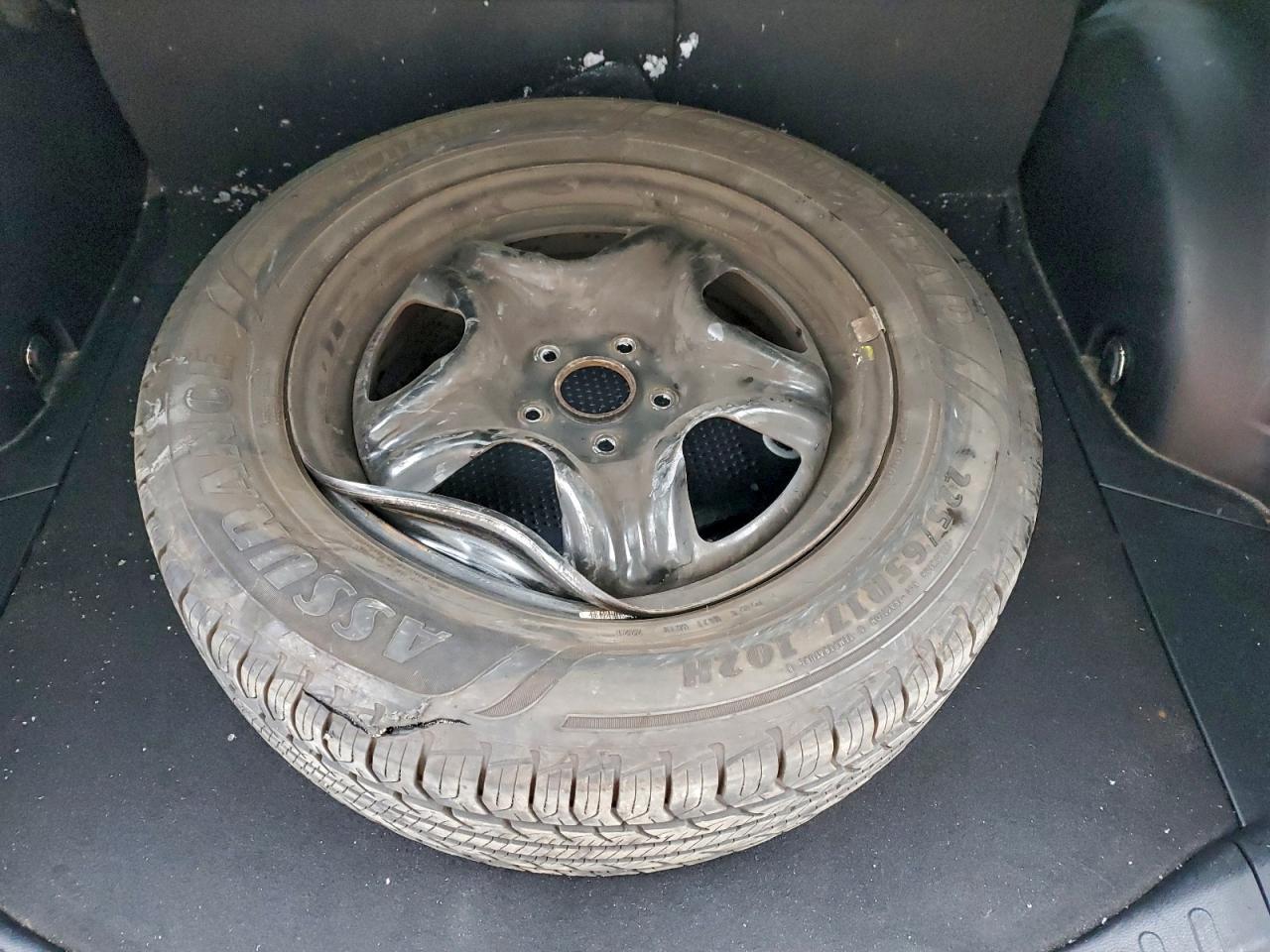 2017 Toyota Rav4 Le VIN: 2T3BFREV5HW551256 Lot: 94876155