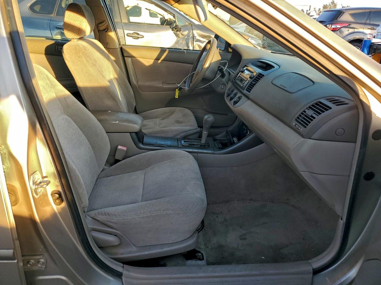 2003 Toyota Camry Le VIN: JTDBE32K630140973 Lot: 94810335