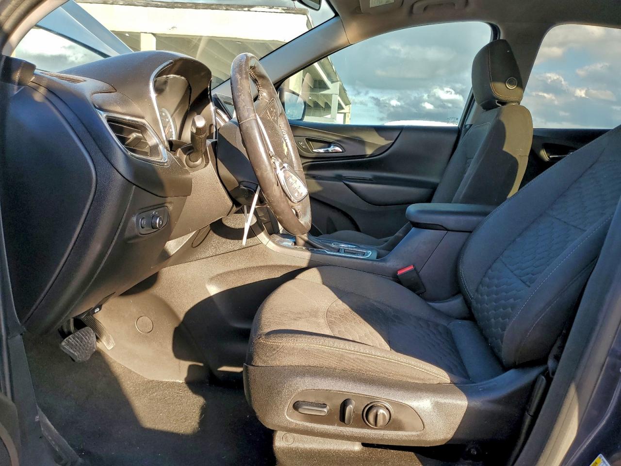 2018 Chevrolet Equinox Lt VIN: 3GNAXJEV2JS572585 Lot: 96302215