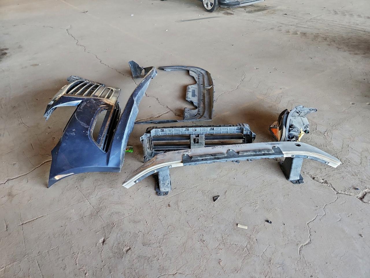 2016 Hyundai Genesis 3.8L VIN: KMHGN4JE9GU116510 Lot: 94576705