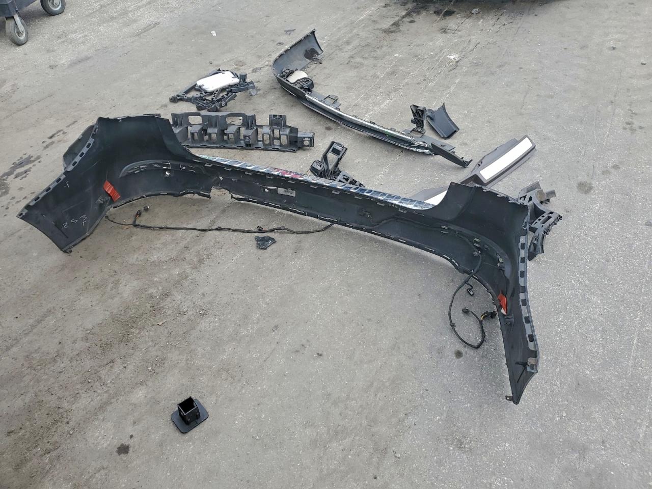 Фото: 4JGDF6EEXHA883985