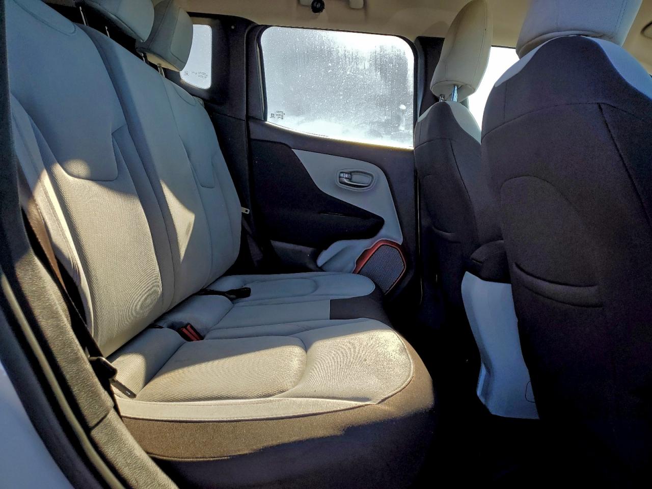 2015 Jeep Renegade Latitude VIN: ZACCJBBT0FPB69840 Lot: 96632375