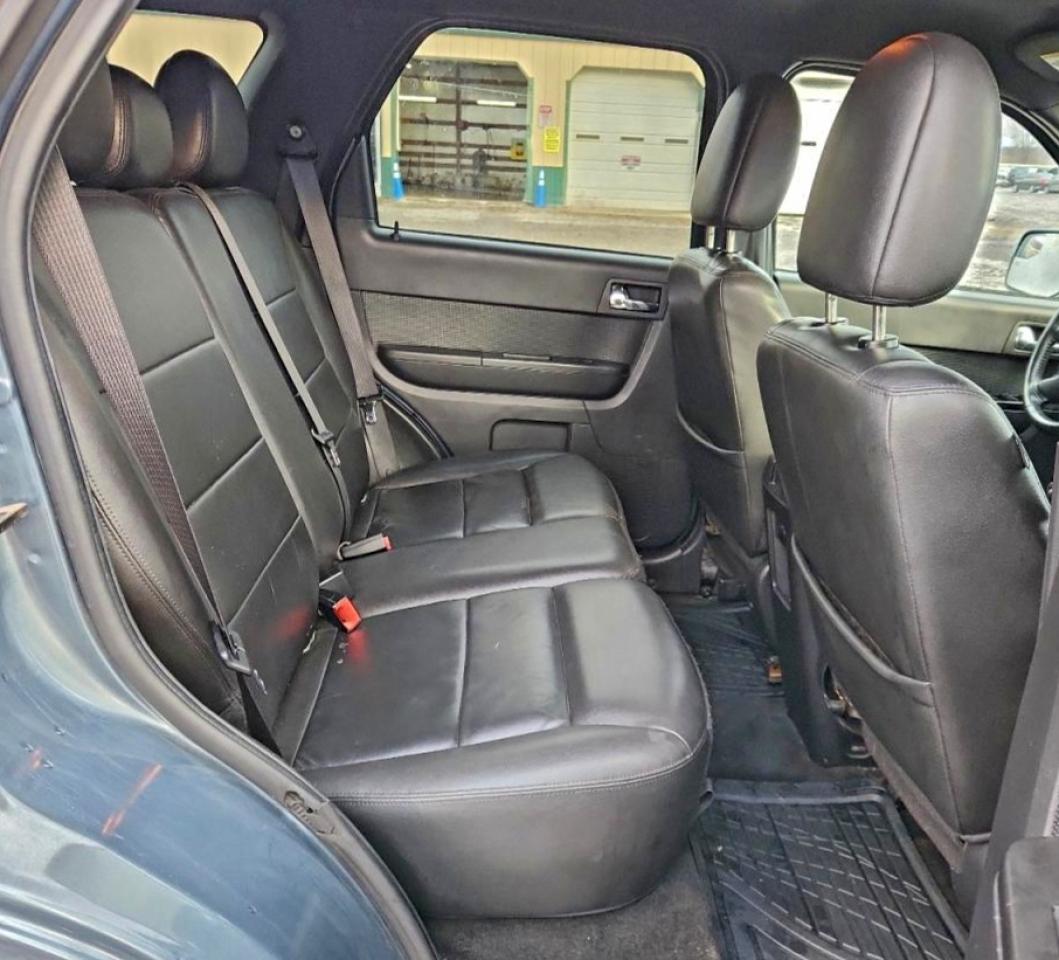 2010 Ford Escape Limited VIN: 1FMCU9EG7AKB29625 Lot: 96202965