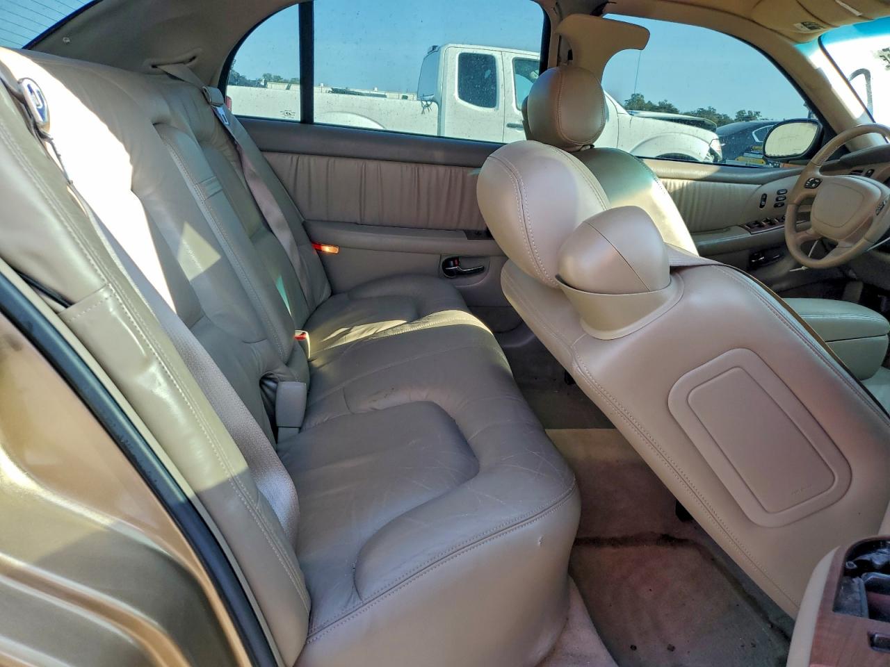 2000 Buick Park Avenue VIN: 1G4CW52K5Y4115135 Lot: 95345495