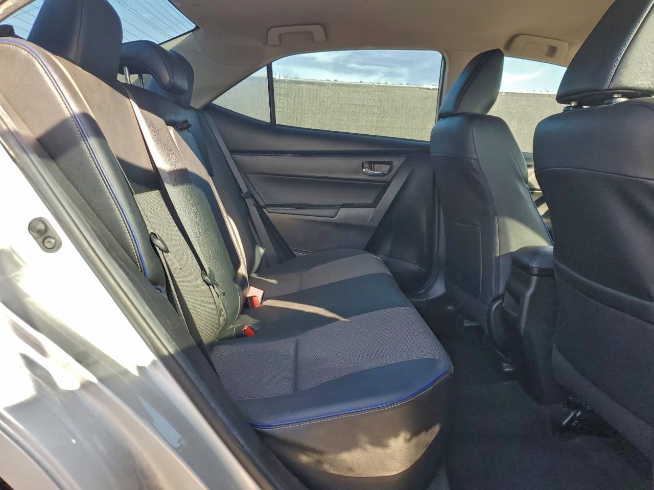 2018 Toyota Corolla L VIN: 5YFBURHE4JP846804 Lot: 95414395