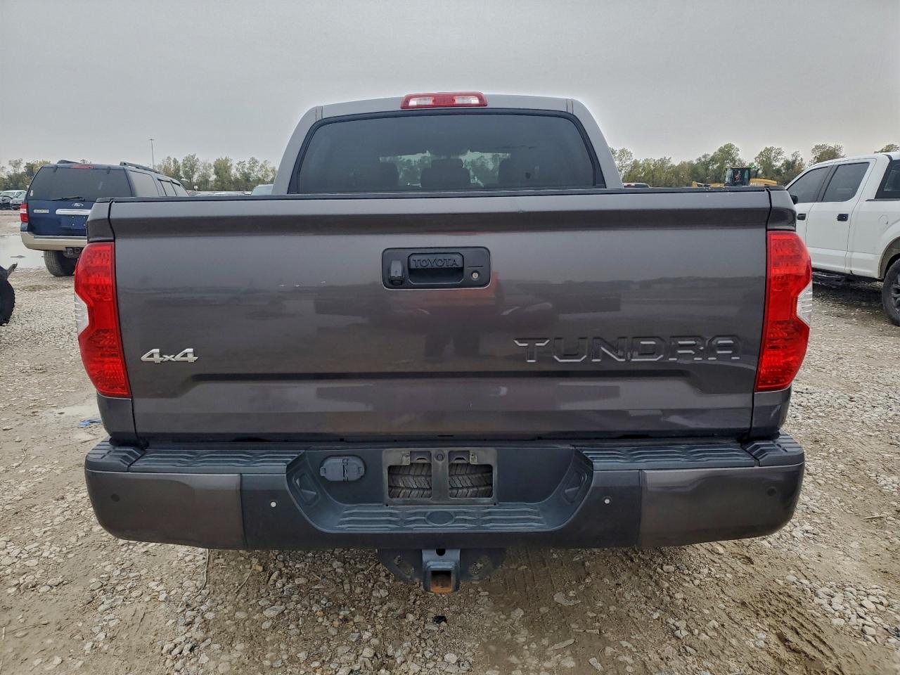 2017 Toyota Tundra Crewmax Limited VIN: 5TFHW5F14HX628158 Lot: 94735675