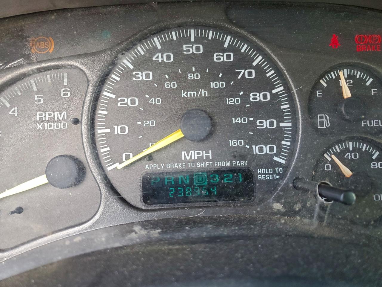 2001 Chevrolet Silverado C1500 VIN: 2GCEC19T011225136 Lot: 94730905