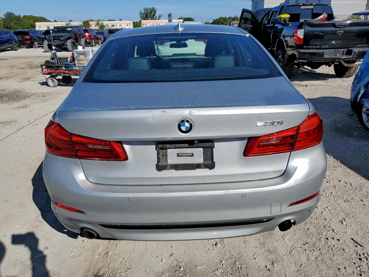 Фото: WBAJA5C56KG901158