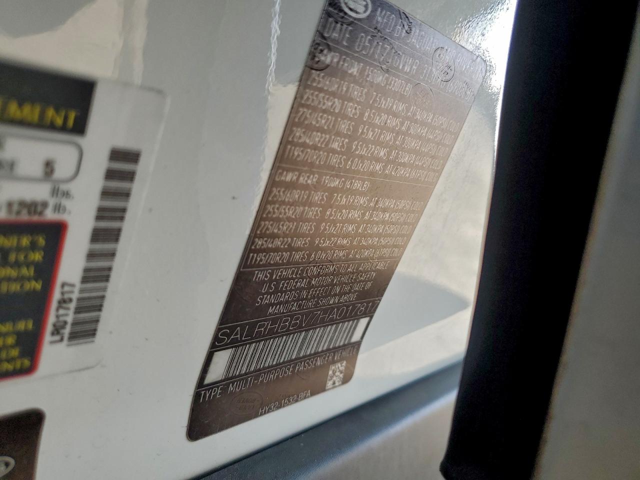 2017 Land Rover Discovery Hse Luxury VIN: SALRHBBV7HA017817 Lot: 95132915