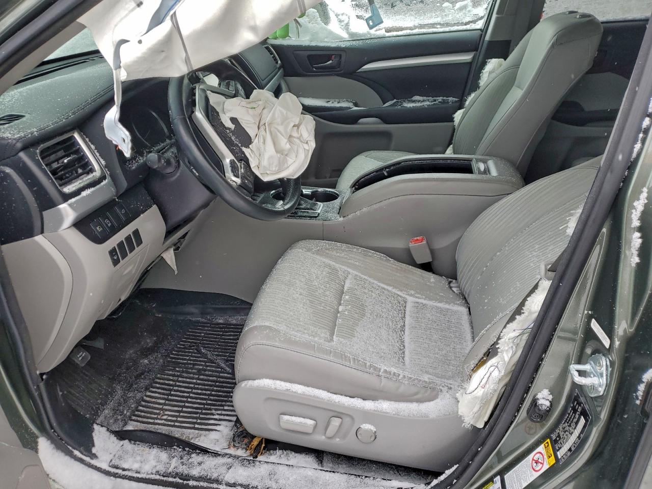 2018 Toyota Highlander Le VIN: 5TDBZRFH1JS485666 Lot: 93787925