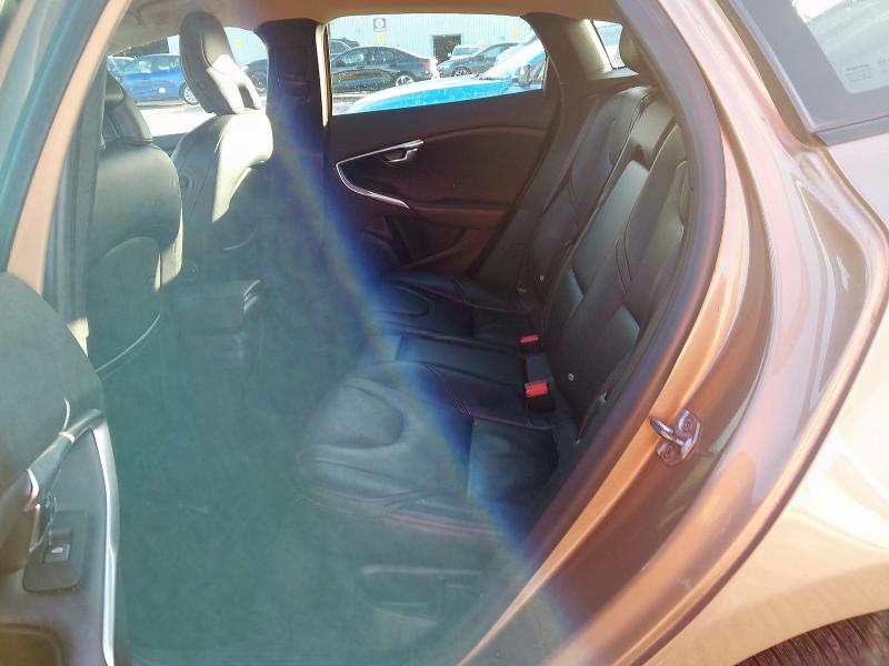 2015 VOLVO V40 D2 CROSS COUNTRY LUX NAV 5DR