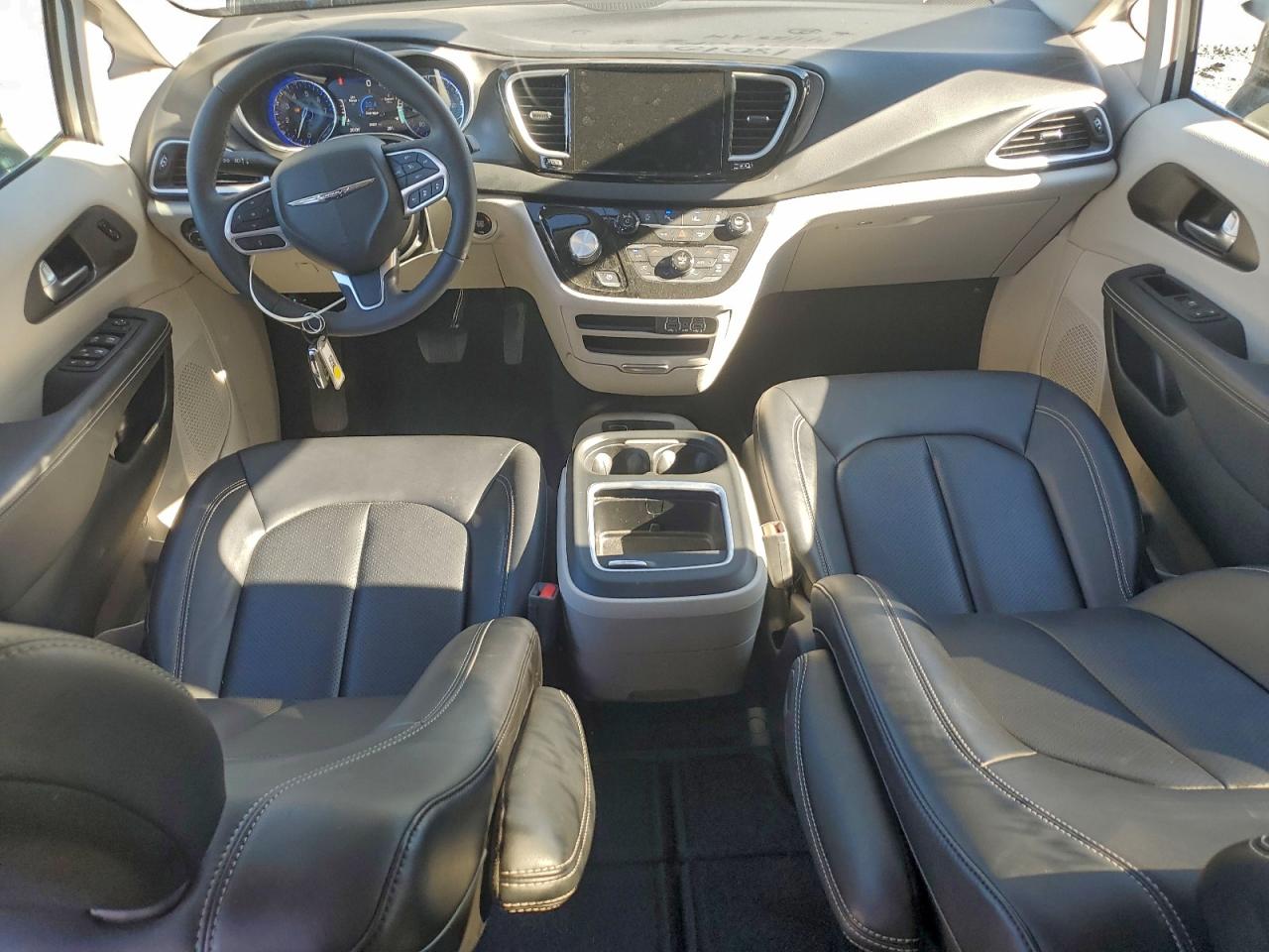 2024 Chrysler Pacifica Touring L VIN: 2C4RC1BG5RR134097 Lot: 95890985