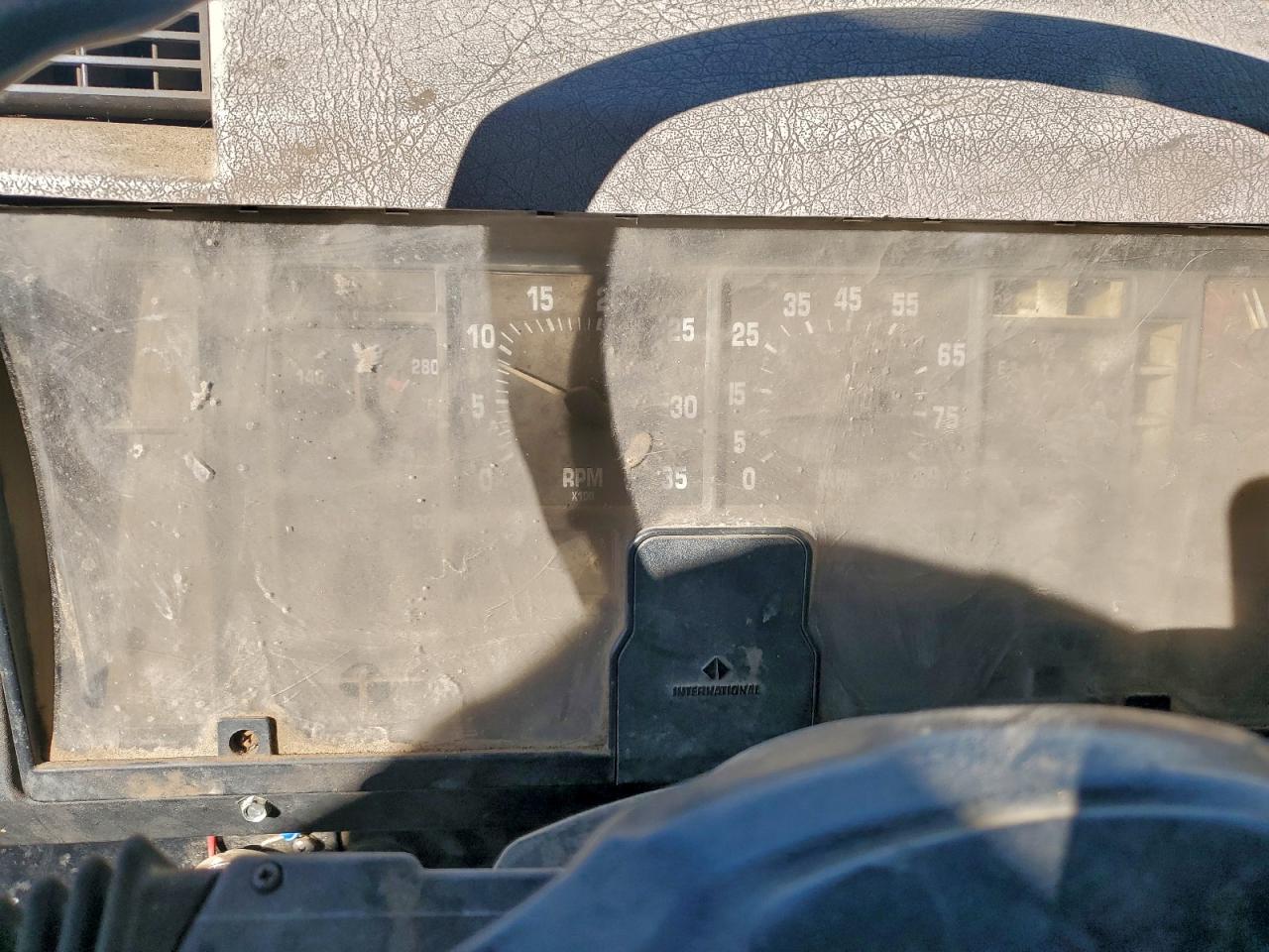 1999 International 4700 Refuse Truck VIN: 1HTSCAAN6XH590493 Lot: 95651135