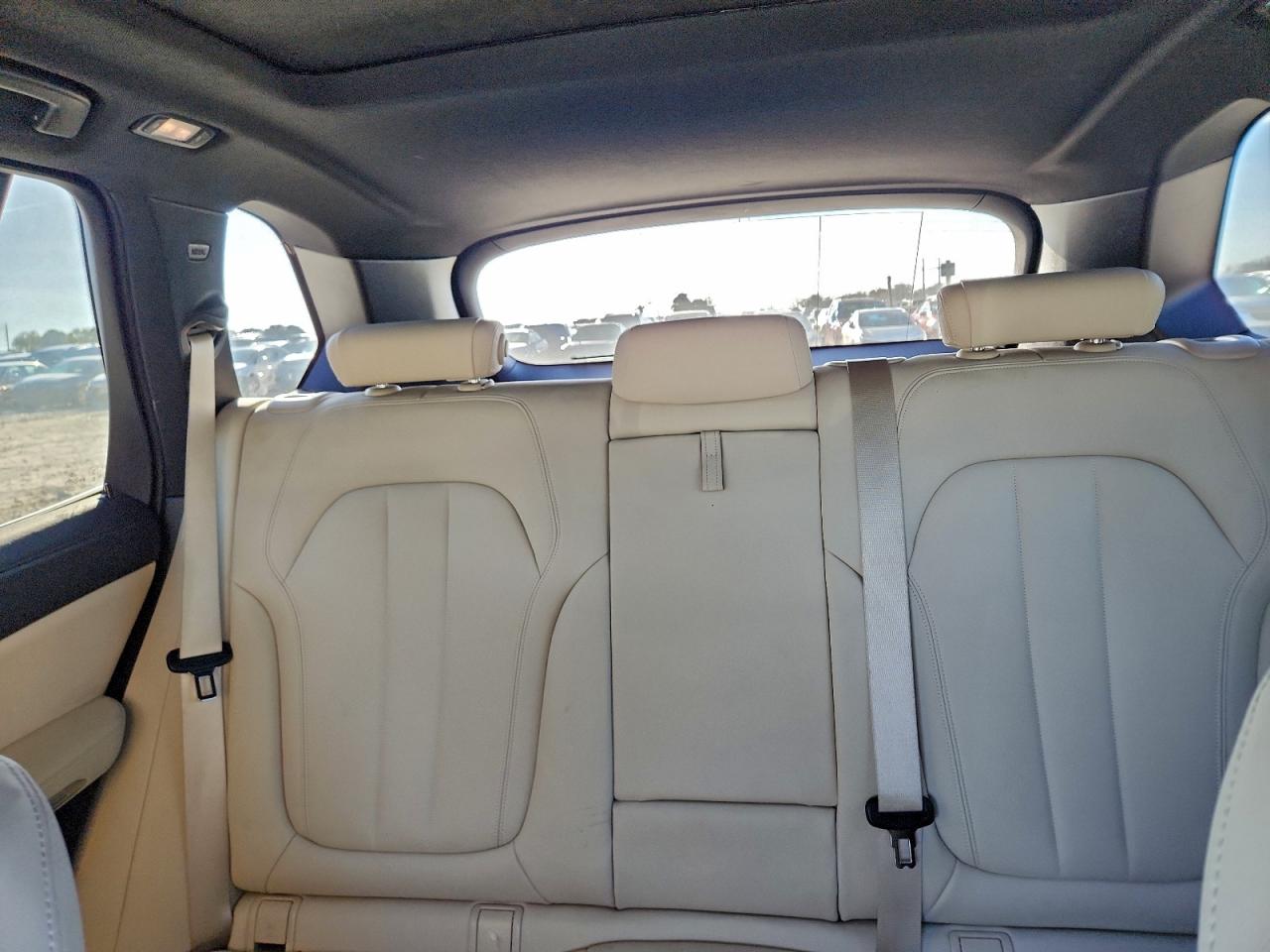 Фото: 5UXCR4C06LLW64813