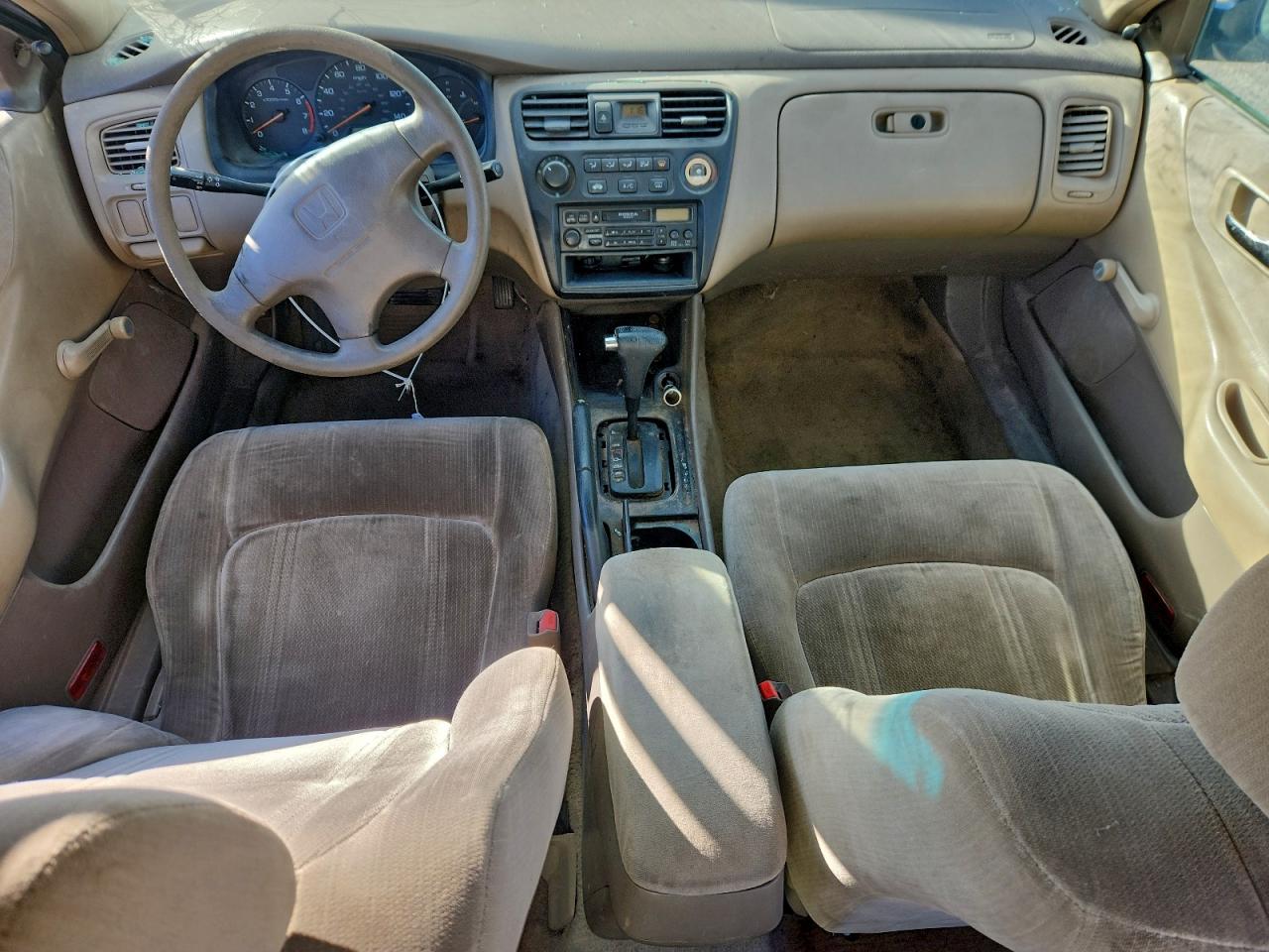 2000 Honda Accord Dx VIN: 1HGCF8648YA153883 Lot: 97964155