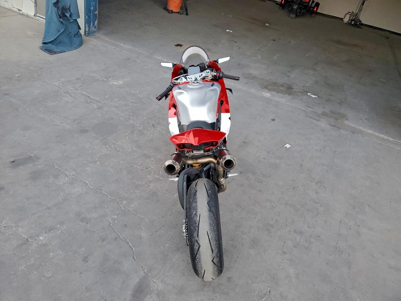 2024 Ducati Panigale V4 R VIN: ZDMDAGZW6RB008754 Lot: 95026325