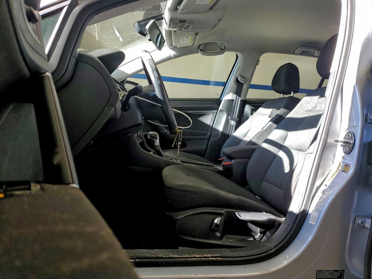 2019 Volkswagen E-Golf Se VIN: WVWKR7AU4KW910940 Lot: 95728175