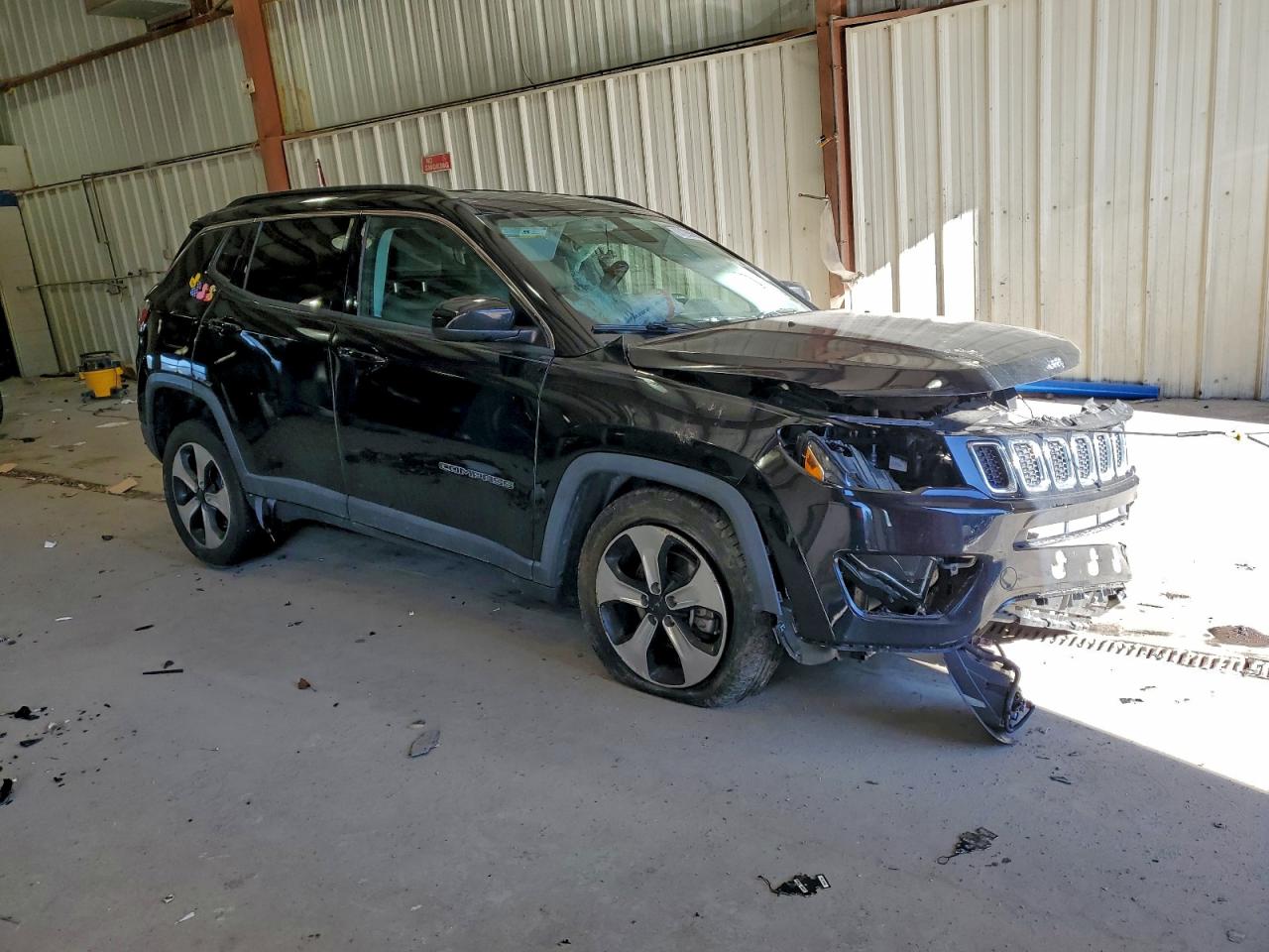 2018 Jeep Compass Latitude VIN: 3C4NJDBB5JT202118 Lot: 97298895
