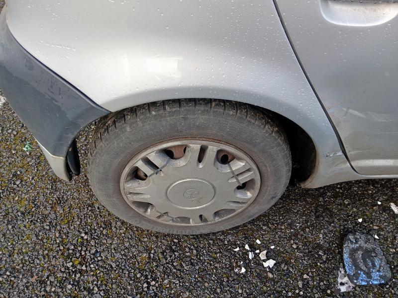 2002 TOYOTA YARIS GS 