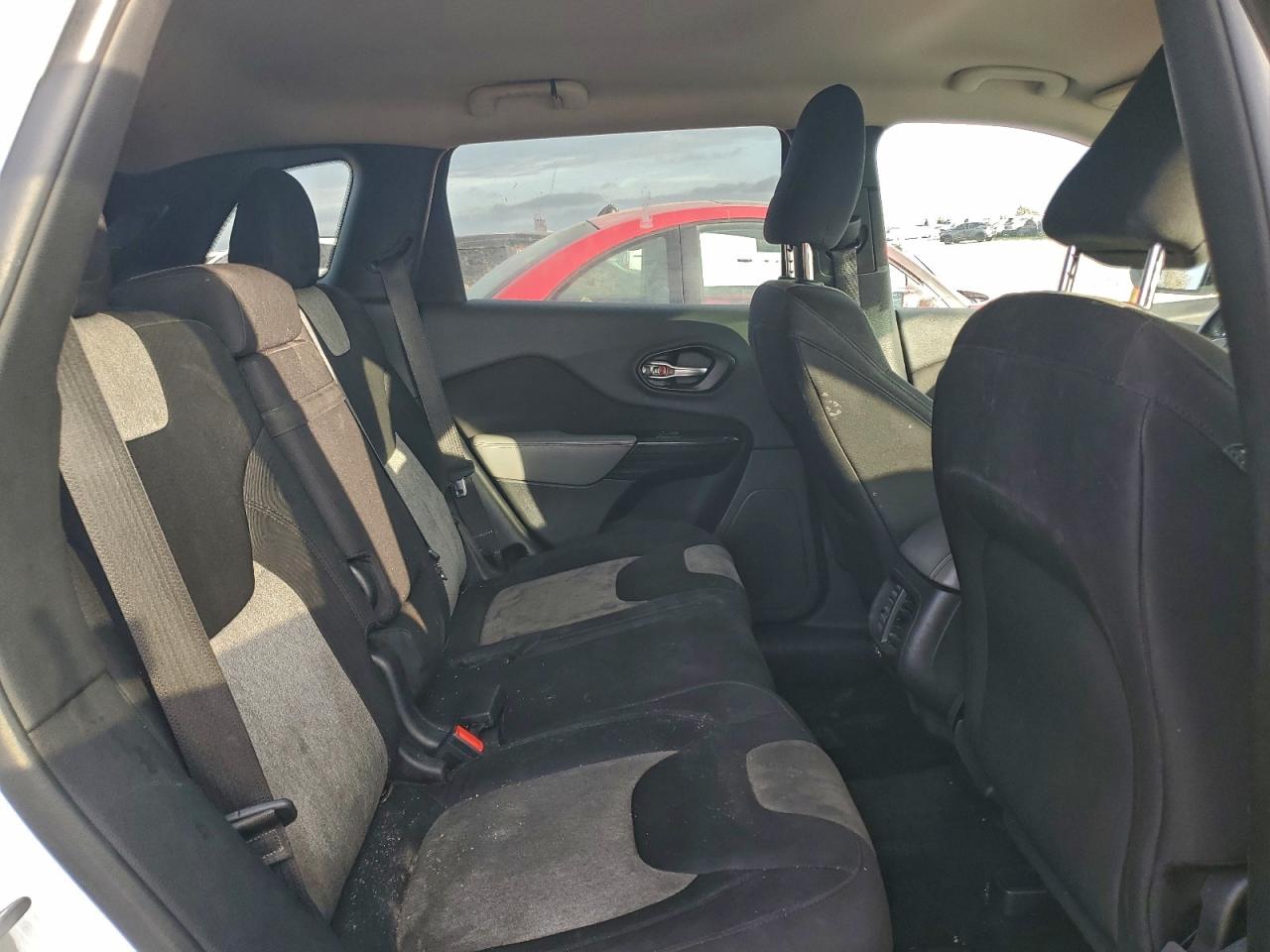 2014 Jeep Cherokee Latitude VIN: 1C4PJLCB3EW116324 Lot: 97411085